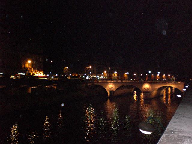 17 Paris-by-night Pont Saint Michel 02.jpg